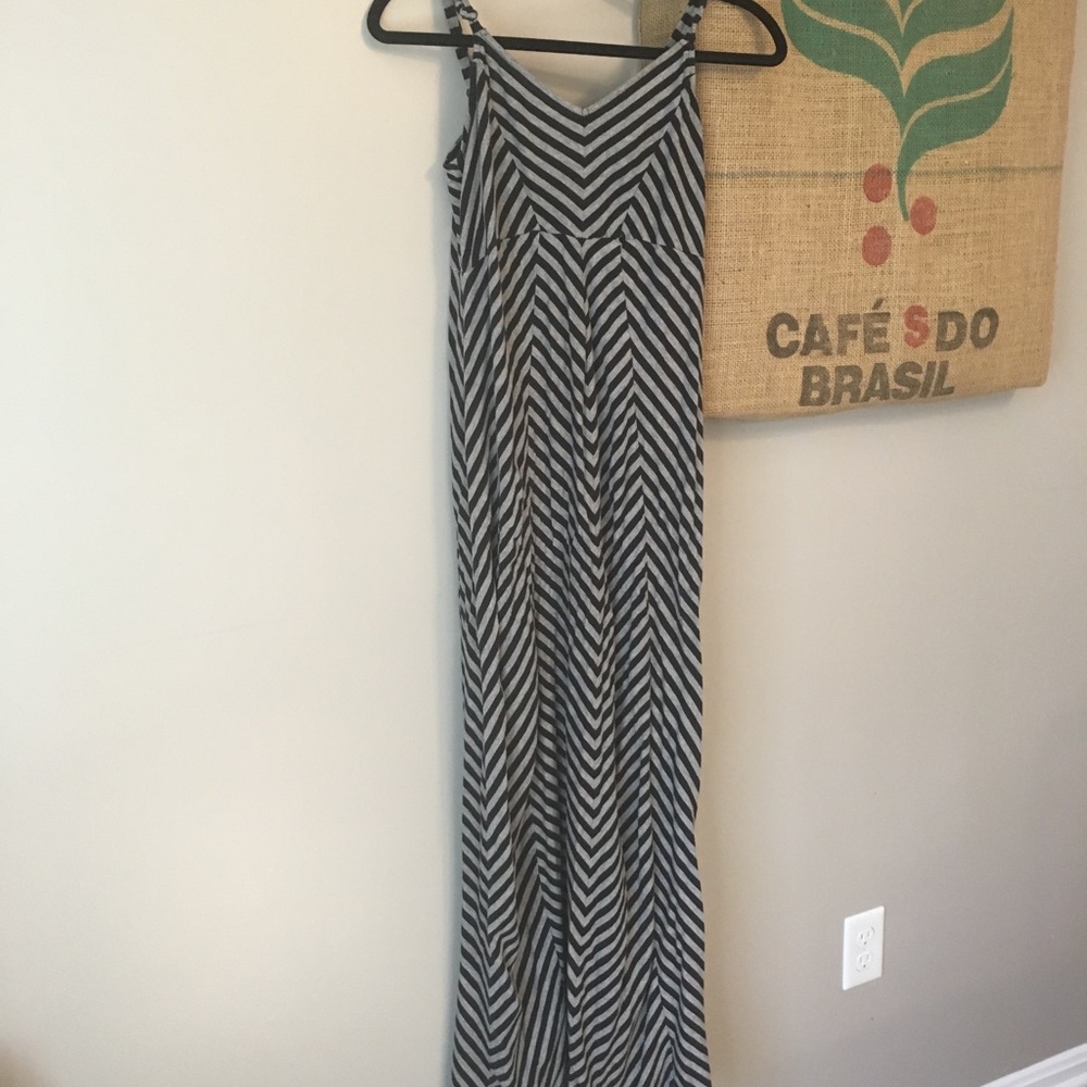 Maternity maxi dress